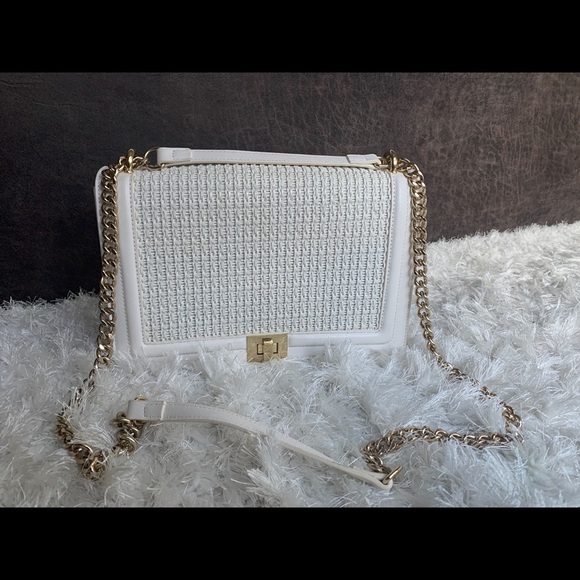 Woven gold chain crossbody shoulder bag - Picture 1 of 8